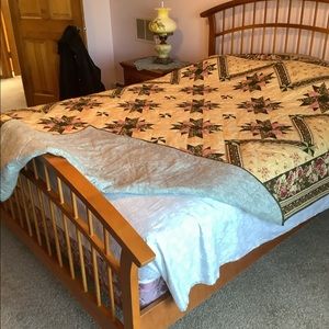HAND QUILTED QUILT